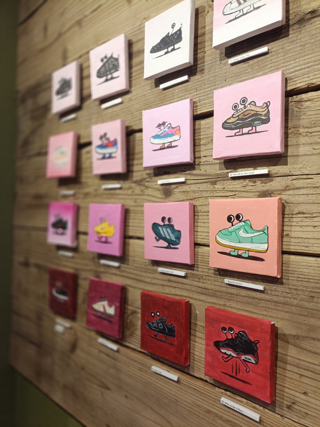 スニーカー星人100体展